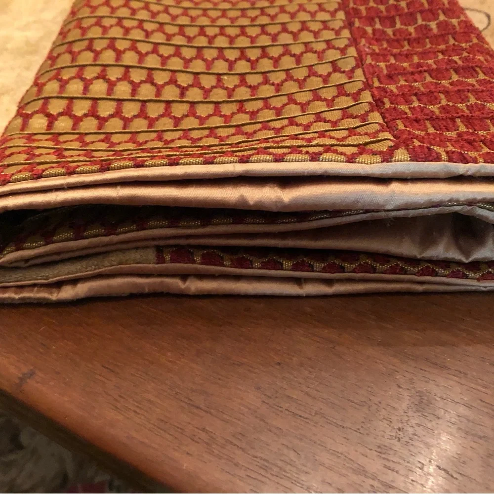 Table Runner NWOT -14.5 x 75 in. Gold & Burgundy w/Beading